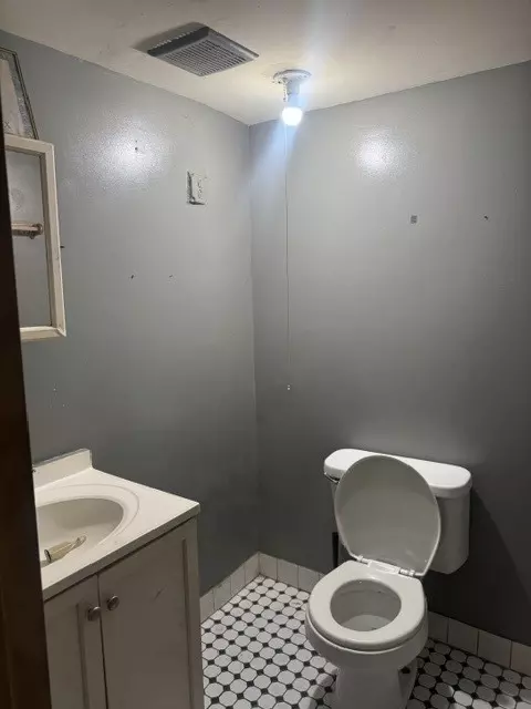 Bath - 2514 E 97th St, Chicago, IL 60617 photo 3 of 3