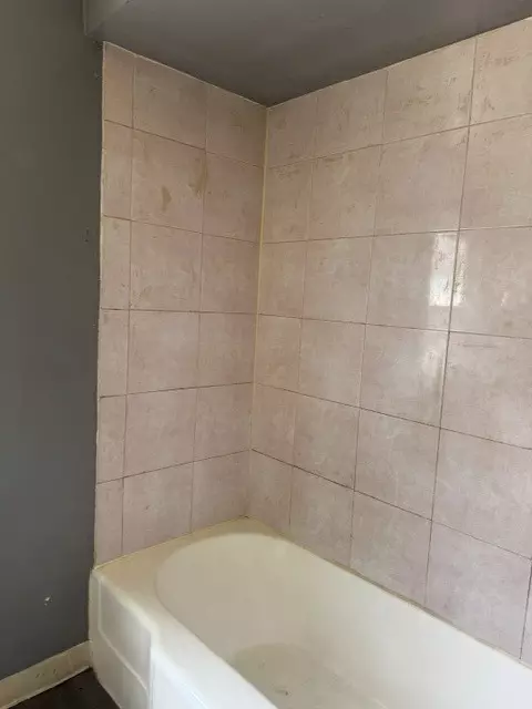 Bath - 2514 E 97th St, Chicago, IL 60617 photo 2 of 3