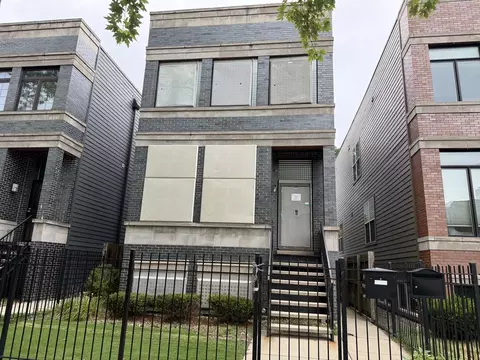 Exterior - 544 E 46th Pl, Chicago, IL 60653 photo 3 of 6