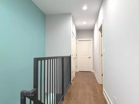 Entry Way - 544 E 46th Pl, Chicago, IL 60653 photo 3 of 5