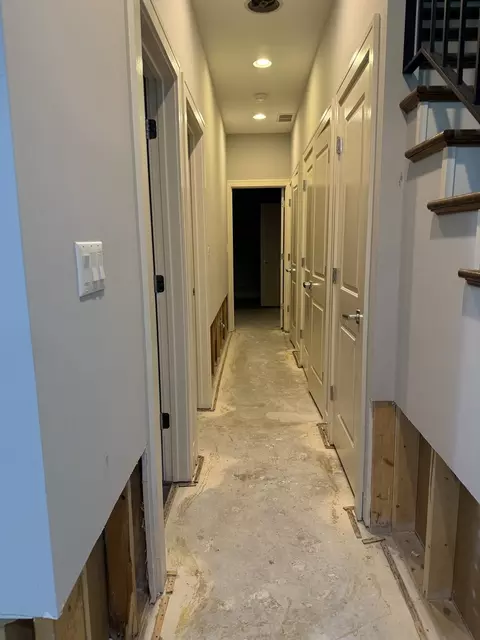 Entry Way - 544 E 46th Pl, Chicago, IL 60653 photo 5 of 5
