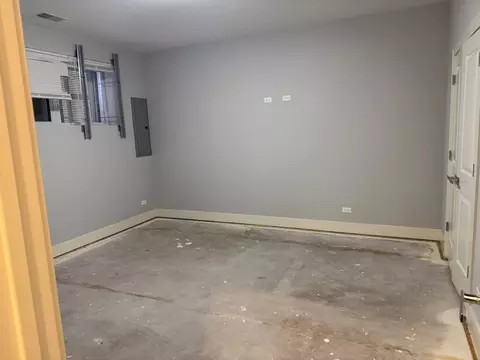 Bedroom - 544 E 46th Pl, Chicago, IL 60653 photo 2 of 2