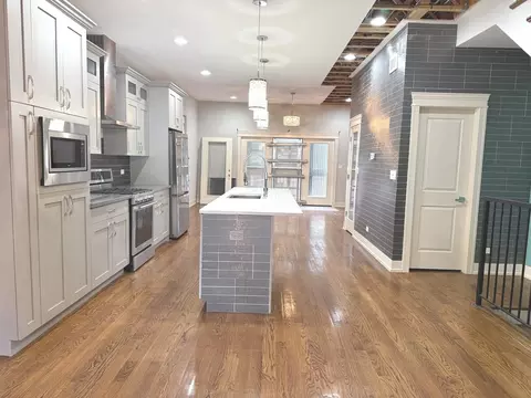 Kitchen - 544 E 46th Pl, Chicago, IL 60653 photo 3 of 4