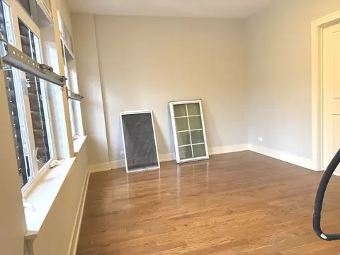 Living - 544 E 46th Pl, Chicago, IL 60653 photo 5 of 5