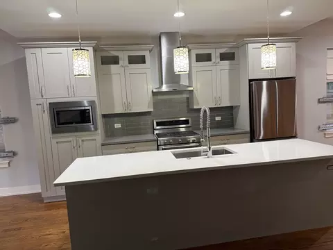 Kitchen - 544 E 46th Pl, Chicago, IL 60653 photo 2 of 4