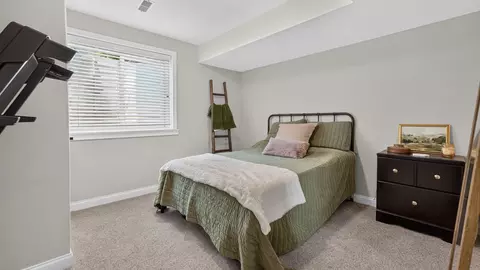 Bedroom - 4003 Rockledge Rd, Bloomington, IL 61705 photo 10 of 11