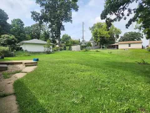 Exterior - 914 Oakleaf Ave, Mchenry, IL 60051 photo 5 of 8