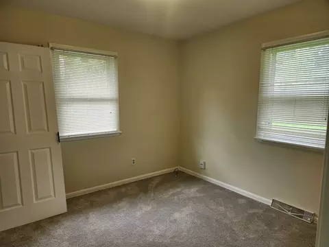 Bedroom - 914 Oakleaf Ave, Mchenry, IL 60051 photo 5 of 6
