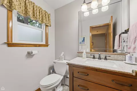 Bath - 14721 Lakeside Ave, Dolton, IL 60419 photo 2 of 2