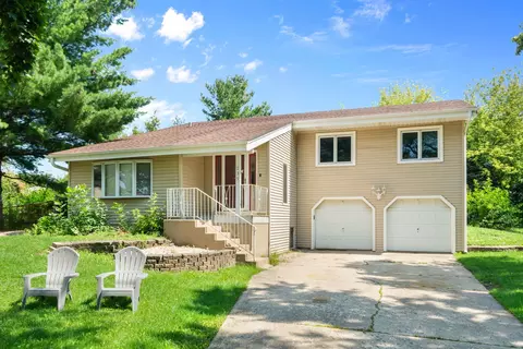 239 Oxford Ct, Bloomingdale, IL 60108