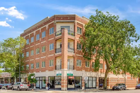 4705 S Champlain Ave #202, Chicago, IL 60615