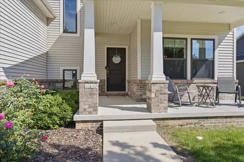 Exterior - 205 Eldon Dr, Downs, IL 61736 photo 3 of 4