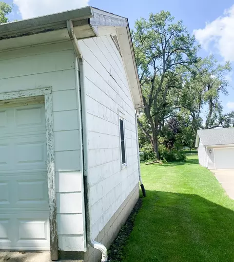 Exterior - 10844 Carpenter St, Mokena, IL 60448 photo 4 of 5