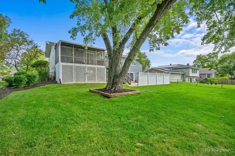 Exterior - 1255 Mayfield Ln, Hoffman Estates, IL 60169 photo 6 of 7
