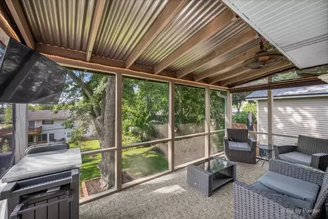 Exterior - 1255 Mayfield Ln, Hoffman Estates, IL 60169 photo 2 of 7