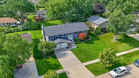 View/Area - 1255 Mayfield Ln, Hoffman Estates, IL 60169 photo 3 of 9