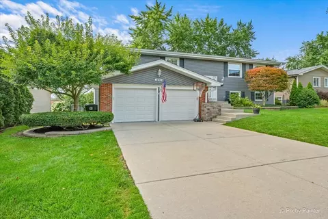 Exterior - 1255 Mayfield Ln, Hoffman Estates, IL 60169 photo 4 of 7