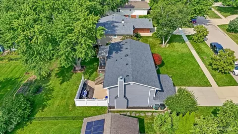 View/Area - 1255 Mayfield Ln, Hoffman Estates, IL 60169 photo 8 of 9