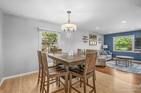 Dining - 1255 Mayfield Ln, Hoffman Estates, IL 60169 photo 2 of 2