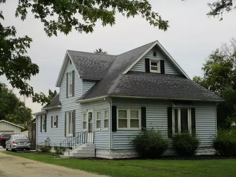 Exterior - 321 E Cleveland St, Cullom, IL 60929 photo 4 of 4