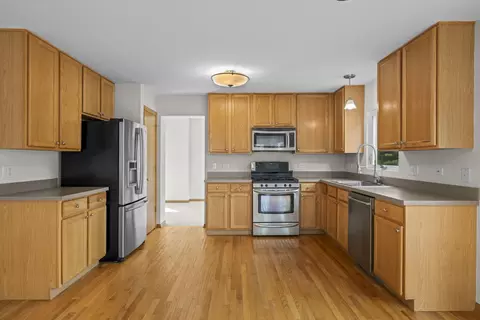Kitchen - 2072 Norwich Dr, Bartlett, IL 60103 photo 2 of 4