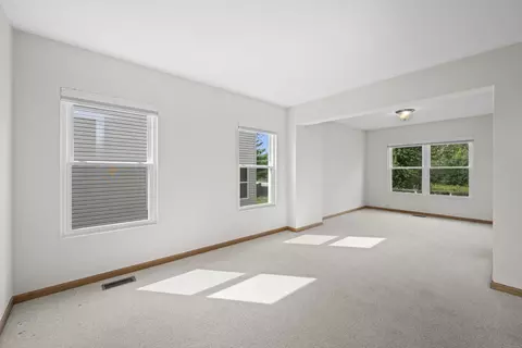 Living - 2072 Norwich Dr, Bartlett, IL 60103 photo 4 of 12