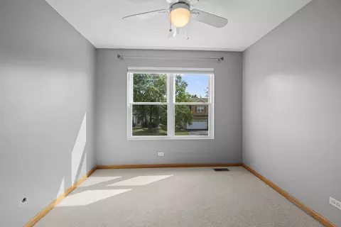 Bedroom - 2072 Norwich Dr, Bartlett, IL 60103 photo 5 of 6
