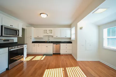 Kitchen - 2703 Cardinal Dr, Rolling Meadows, IL 60008 photo 2 of 3