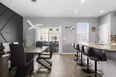 Dining - 47 Nicholas Dr E, Des Plaines, IL 60016 photo 1 of 3