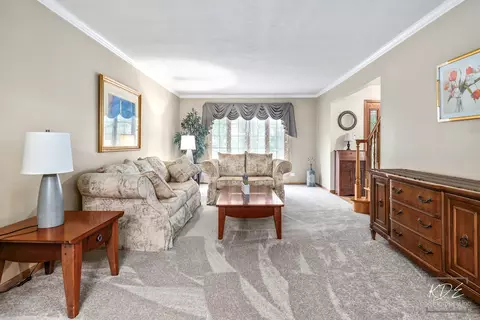 Living - 1517 Hampton Ct, Naperville, IL 60565 photo 2 of 4