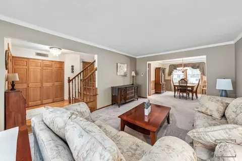 Entry Way - 1517 Hampton Ct, Naperville, IL 60565 photo 2 of 2