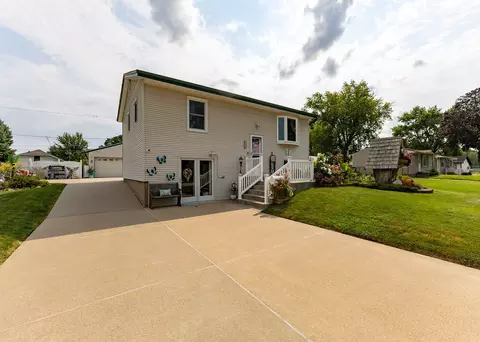 1535 Prospect Ave, Clinton, IA 52732