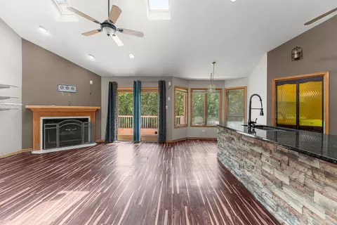 Living - 230 Lakeview Ct, Steger, IL 60475 photo 7 of 10