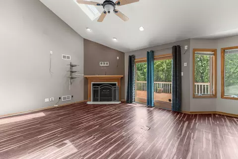 Living - 230 Lakeview Ct, Steger, IL 60475 photo 6 of 10