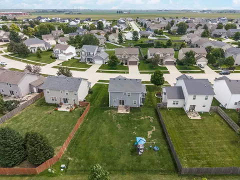 View/Area - 1135 Duck Horn Dr, Normal, IL 61761 photo 3 of 4