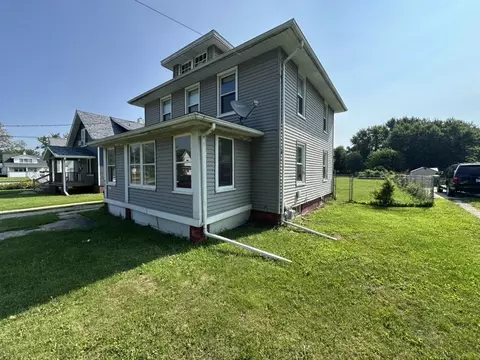 945 S Chambers St, Galesburg, IL 61401
