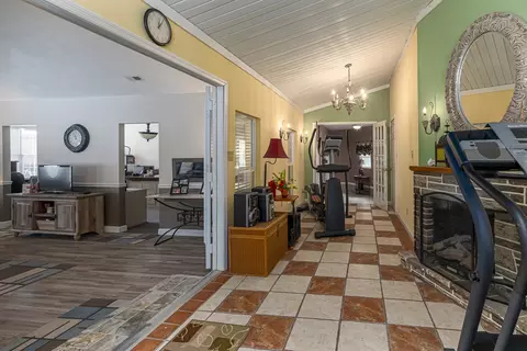 Entry Way - 4600 Ava Rd, Murphysboro, IL 62966 photo 2 of 2
