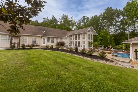 Exterior - 4600 Ava Rd, Murphysboro, IL 62966 photo 11 of 25