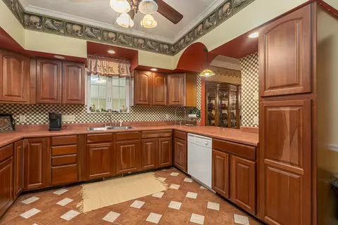 Kitchen - 4600 Ava Rd, Murphysboro, IL 62966 photo 4 of 8