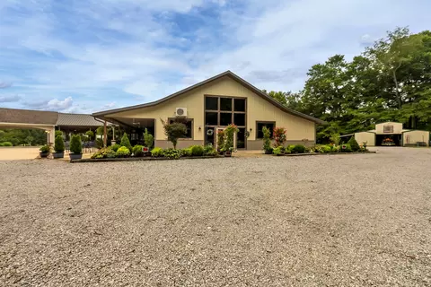 Exterior - 4600 Ava Rd, Murphysboro, IL 62966 photo 6 of 25