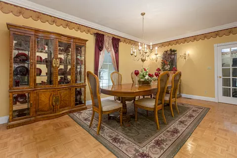 Dining - 4600 Ava Rd, Murphysboro, IL 62966 photo 2 of 5