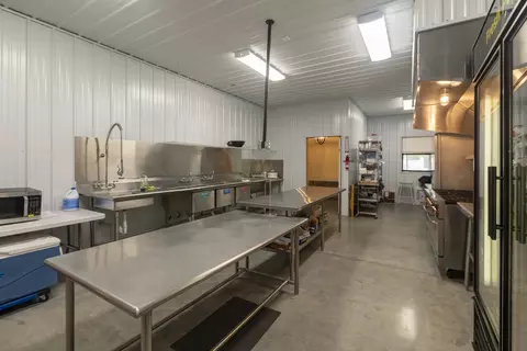 Kitchen - 4600 Ava Rd, Murphysboro, IL 62966 photo 8 of 8