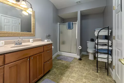 Bath - 4600 Ava Rd, Murphysboro, IL 62966 photo 4 of 7
