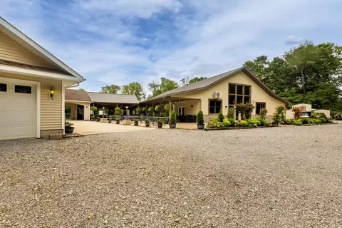 Exterior - 4600 Ava Rd, Murphysboro, IL 62966 photo 4 of 25
