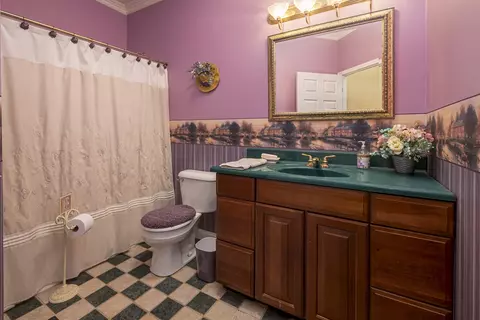 Bath - 4600 Ava Rd, Murphysboro, IL 62966 photo 1 of 7