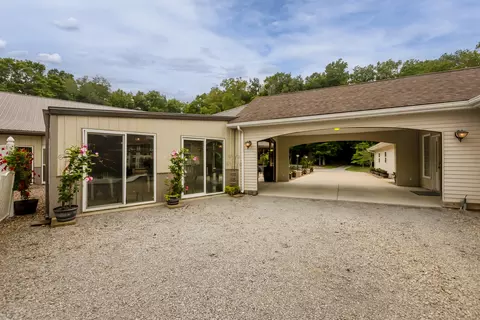Exterior - 4600 Ava Rd, Murphysboro, IL 62966 photo 18 of 25