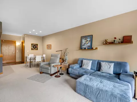 Living - 1675 Mill St #506, Des Plaines, IL 60016 photo 2 of 3