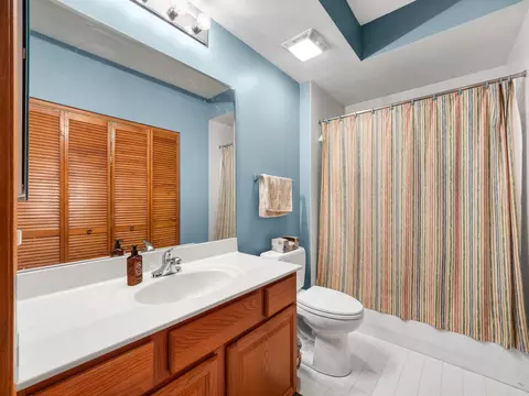 Bath - 1675 Mill St #506, Des Plaines, IL 60016 photo 1 of 1