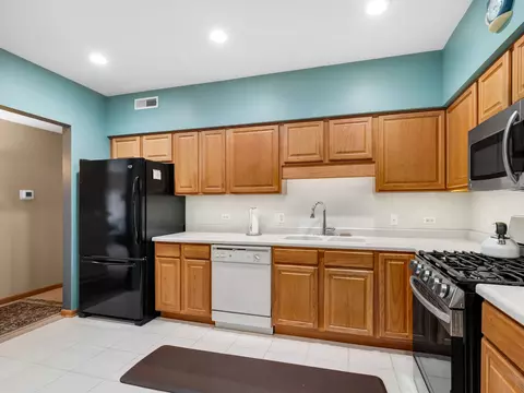 Kitchen - 1675 Mill St #506, Des Plaines, IL 60016 photo 1 of 2