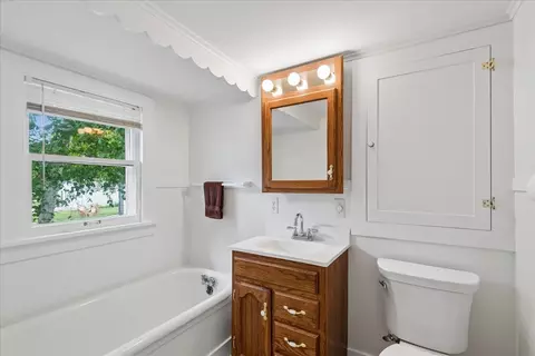 Bath - 1631 Park St, Mchenry, IL 60050 photo 2 of 2